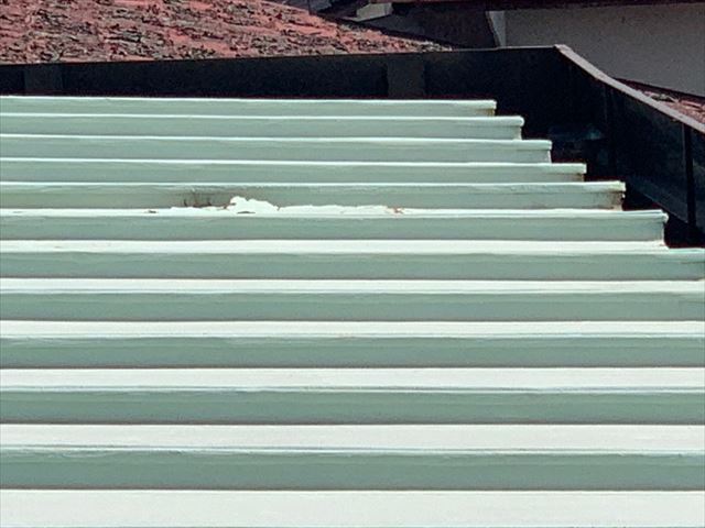 劣化したトタン屋根